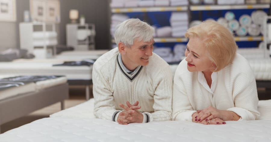 How Smart Beds Enhance Senior Sleep and Comfort